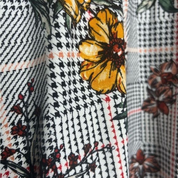 Faith And Joy Women’s Floral Houndstooth Top White Black Size Large - Picture 5 of 12
